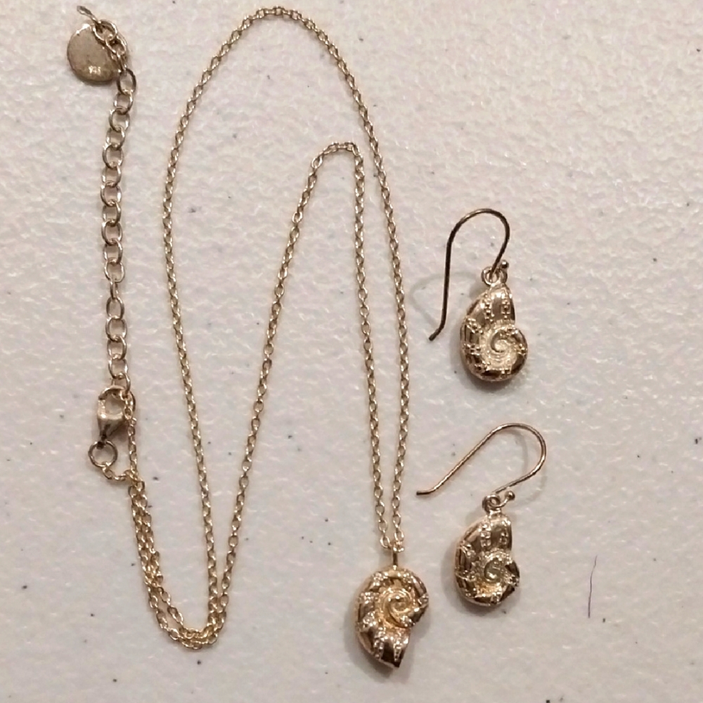 925 Silver Shell Pendant Necklace and Earring Set